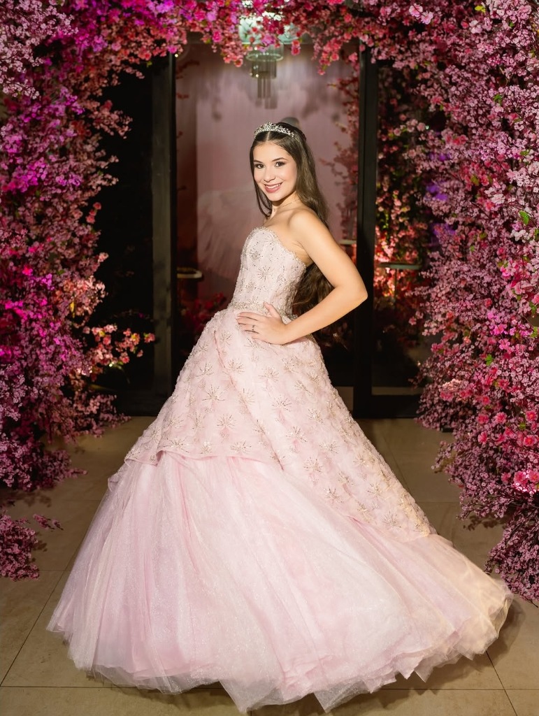 Cliente Real - Vestido Debutante Rosa Claro